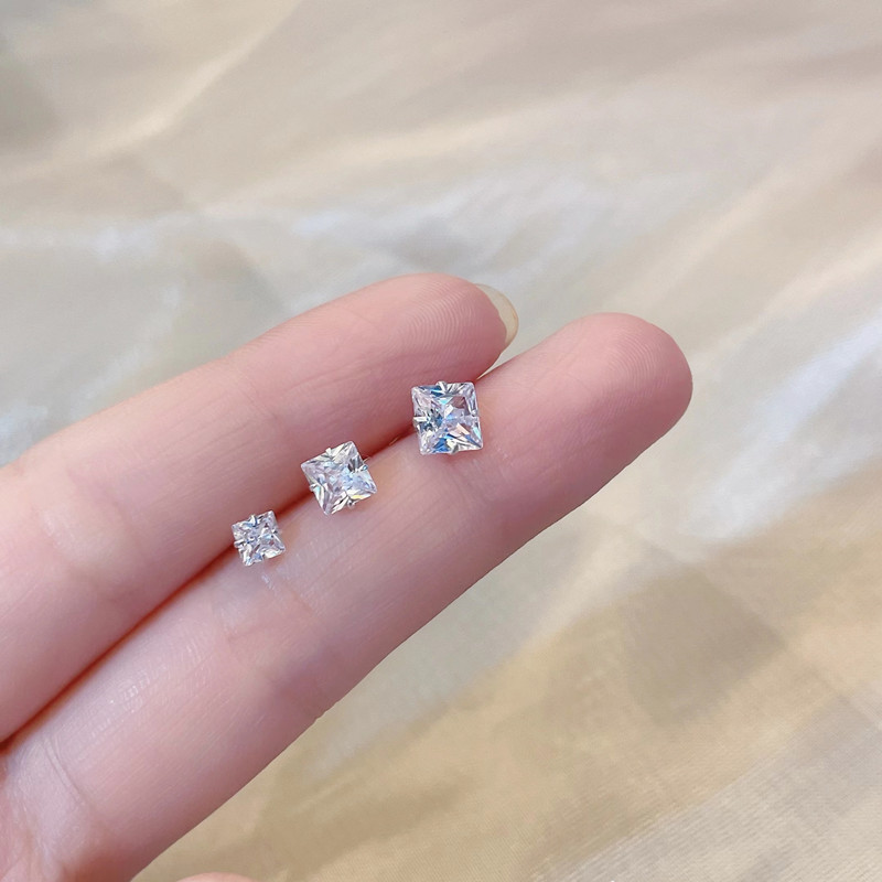 爱唯雅999纯银锆石水钻耳钉