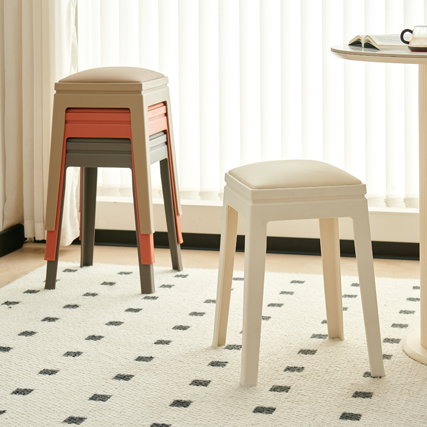 现代简约塑料软包凳加厚可叠放