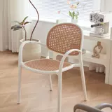 Пластиковое кресло Nordic Rattan может сложить столовую сеть красного заднего стула Небольшие блоки простые ресторанные столы и стул