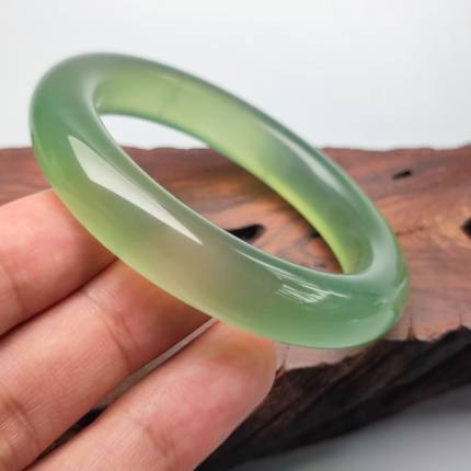 精品岫玉180老坑湖水绿手镯56 58 60 圈口 天然玉石四大名玉玉镯