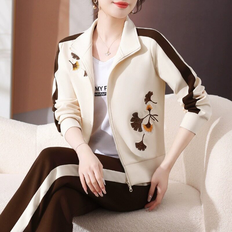 中年妈妈秋装洋气时尚品牌五十多岁贵夫人阔太太时髦运动服套装女