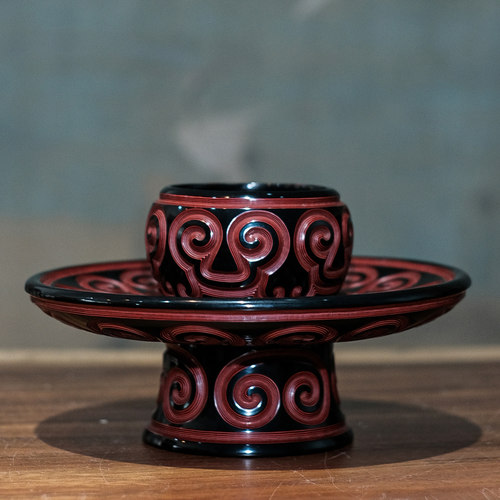 仿宋宋研如意云纹剔犀盏托