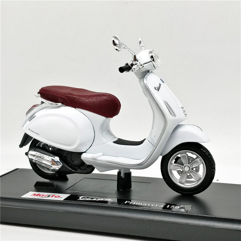 Maisto 1:18 Vespa Primavera 150 Scooter white Diecast Motorc