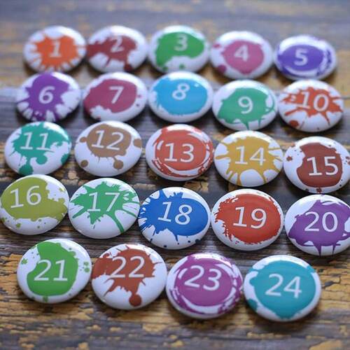 24Pcs Merry Christmas Button Pins Advent Calendars Numbers L