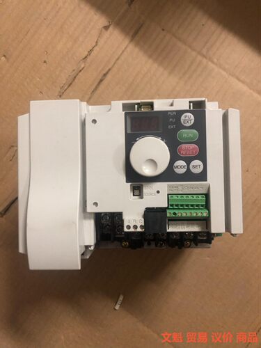 三菱变频器S520E-3.7K 成色9成新 功能上电完好.议价