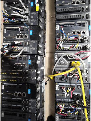 拆机汇川伺服一起还有13台，IS820N1S2C2C,SV8议价商品