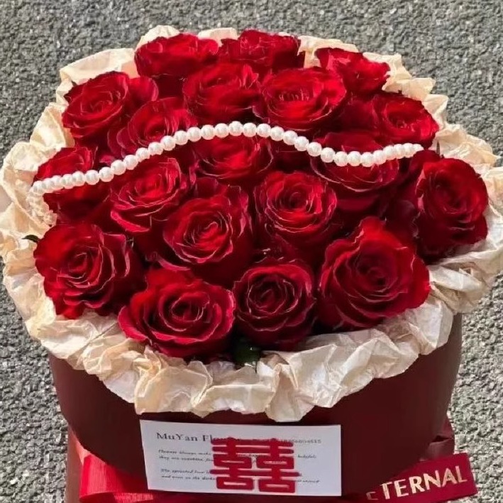 小香风红玫瑰求婚花束33朵