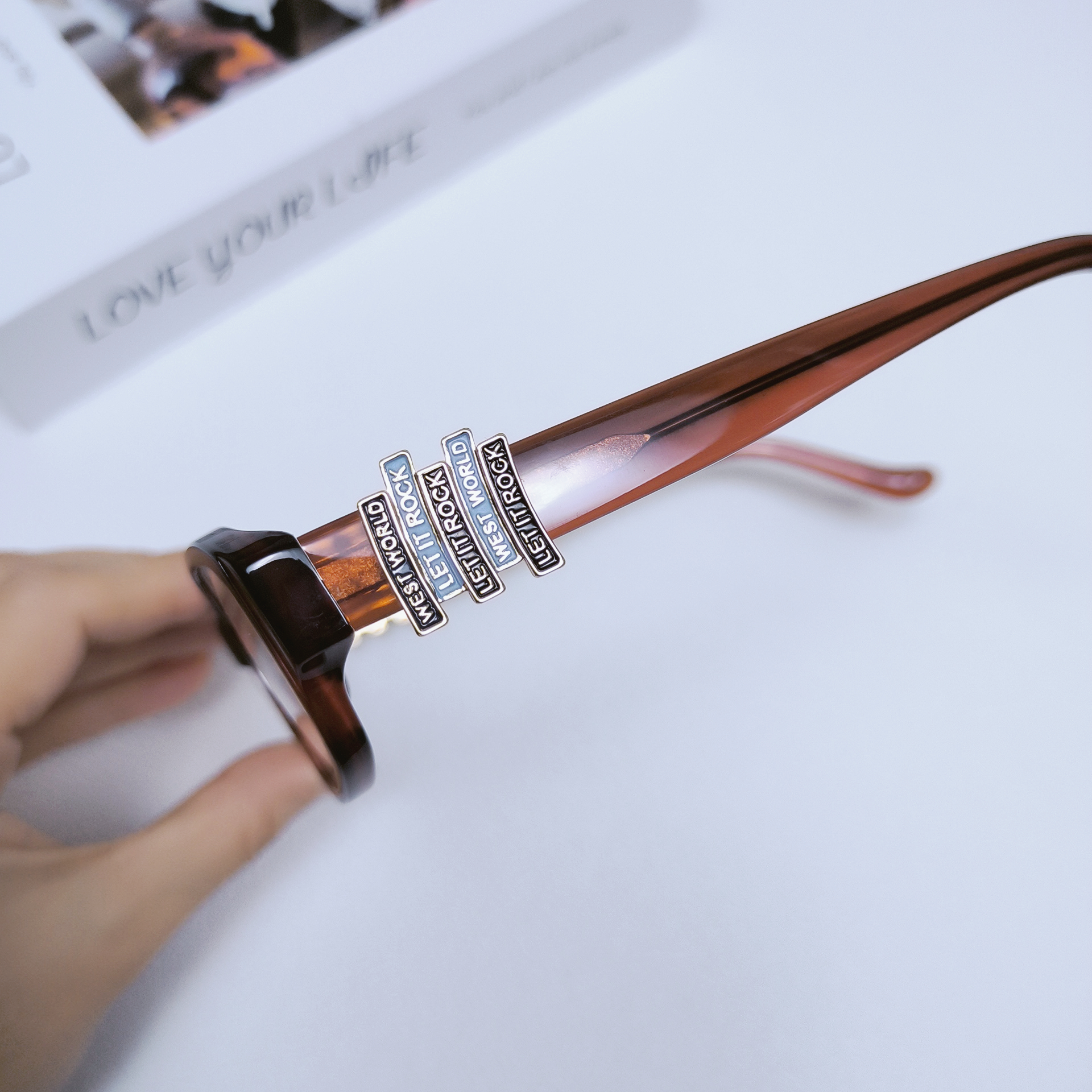 咖啡色宽腿板材高档设计师款近视眼镜框女配老花眼镜时尚全框眼镜