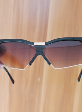 渐变色墨镜达人街拍潮款炫酷个性