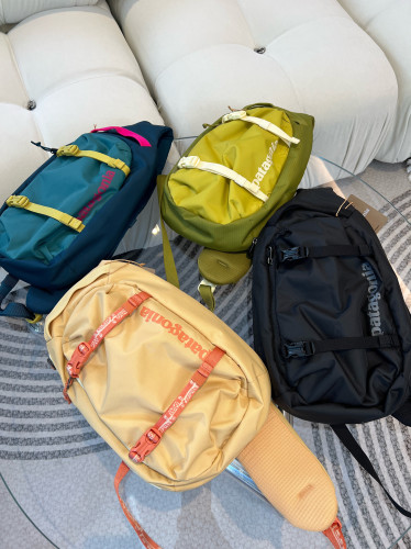 Patagonia 单肩斜挎包Atom 8L Sling Bag