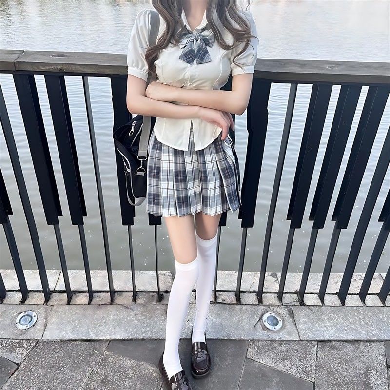 特大码女装微胖MM200斤遮肚显瘦学院纯欲甜辣衬衣jk制服套装衬衫