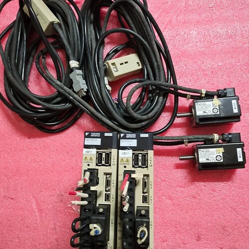 议价询价安川五系50W总线型驱动器+绝对值带刹车电机，分别为SGDV