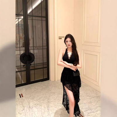 性感辣妹挂脖收腰显瘦连衣裙