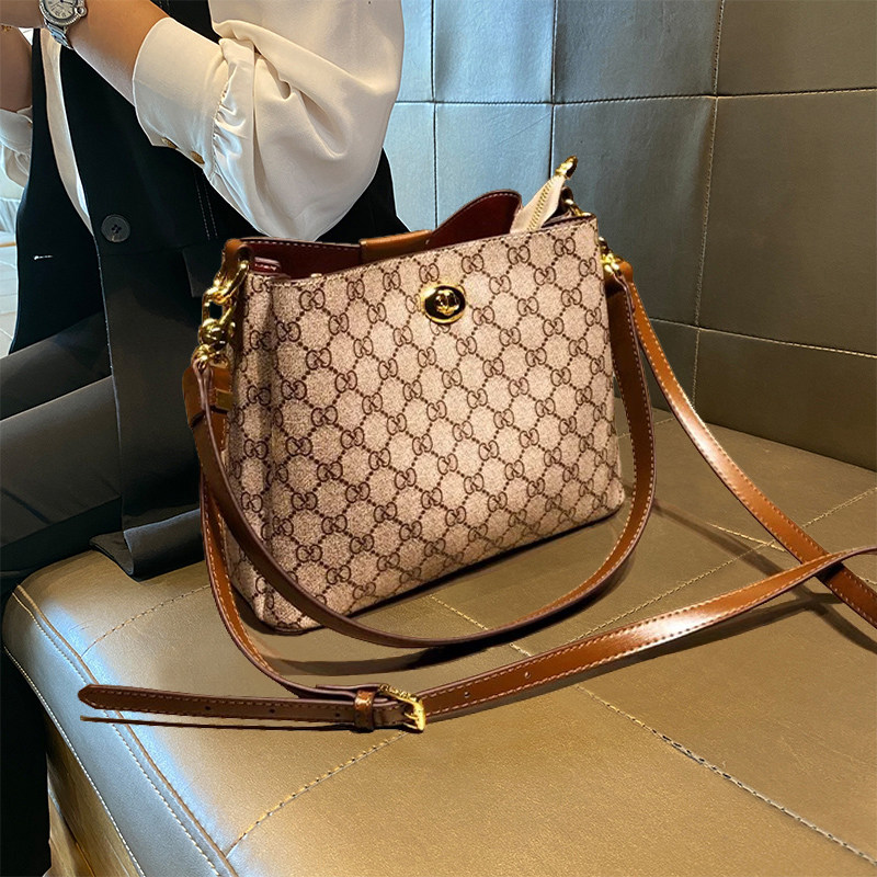 包包女款简约百搭大气轻奢水桶包小个子软皮大容量手提单肩斜挎包