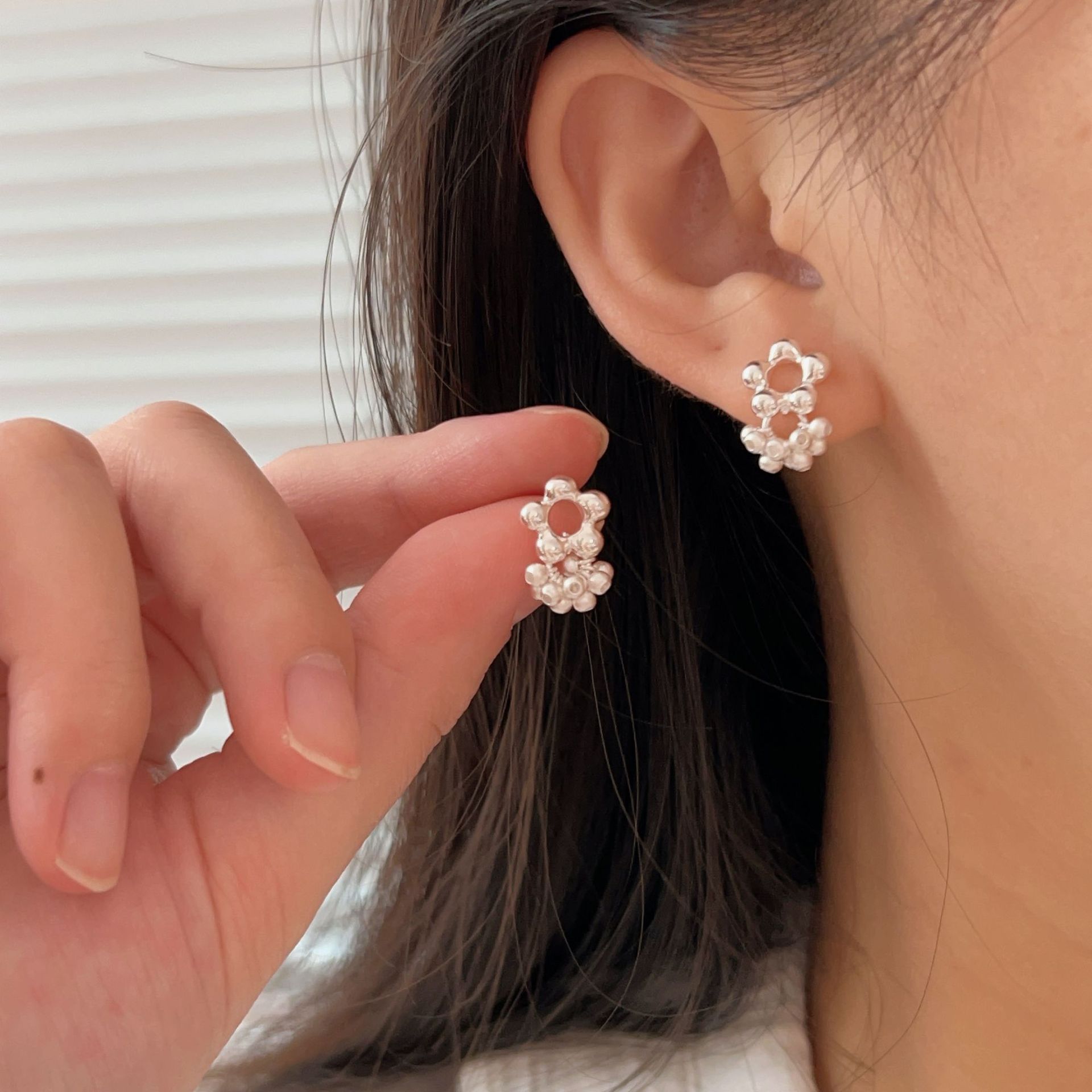 S925纯银小花朵耳钉轻奢小众