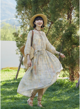 忘城Y403座/西域公主/春夏新42支苎麻收褶系带圆领绿色印花连衣裙