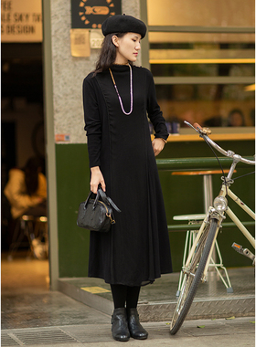 忘城C630座/路过冬天/2022秋冬德绒铜氨丝拼接黑色显瘦保暖连衣裙