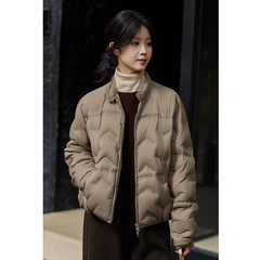 忘城N930座/喜爱的拥抱/冬季新款压胶直充新国标90白鸭绒羽绒服女