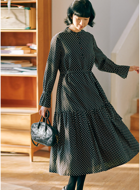 忘城N408座/波点时光/2023冬新品亚麻棉黑色波点立领收腰连衣裙