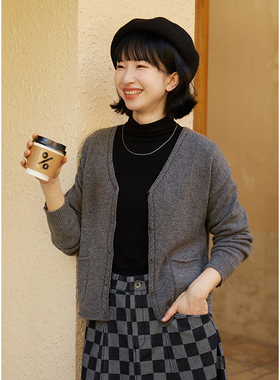 忘城N541座/远杨/秋26支全羊毛自然花纱灰色v领绞花针织开衫外套