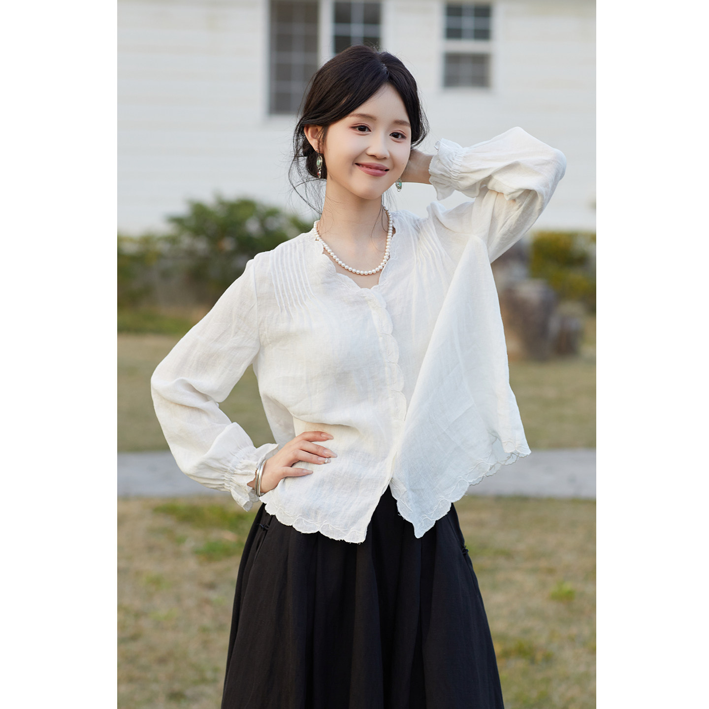 忘城A1227座/白云之下/26春款36支亚麻白色V领花边衬衫女文艺小衫