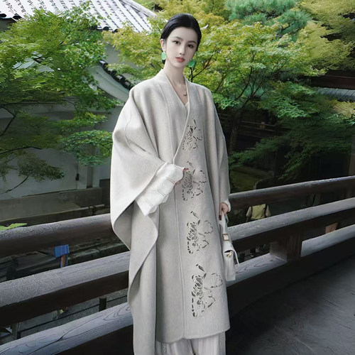 澄渔高定新中式镂绣羊绒大衣