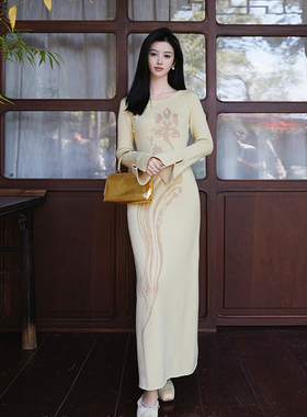 澄渔高定【心照芙蕖】新中式敦煌金美利诺羊毛玉石扣针织连衣裙