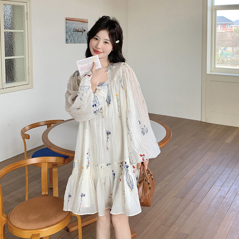 法式超好看宽松刺绣连衣裙2025春夏新款小个子慵懒风度假鱼尾裙子,女装连衣裙,西子