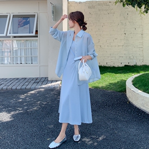 时髦设计感防晒衬衫套装裙2025新款今年流行漂亮甜美吊带裙两件套