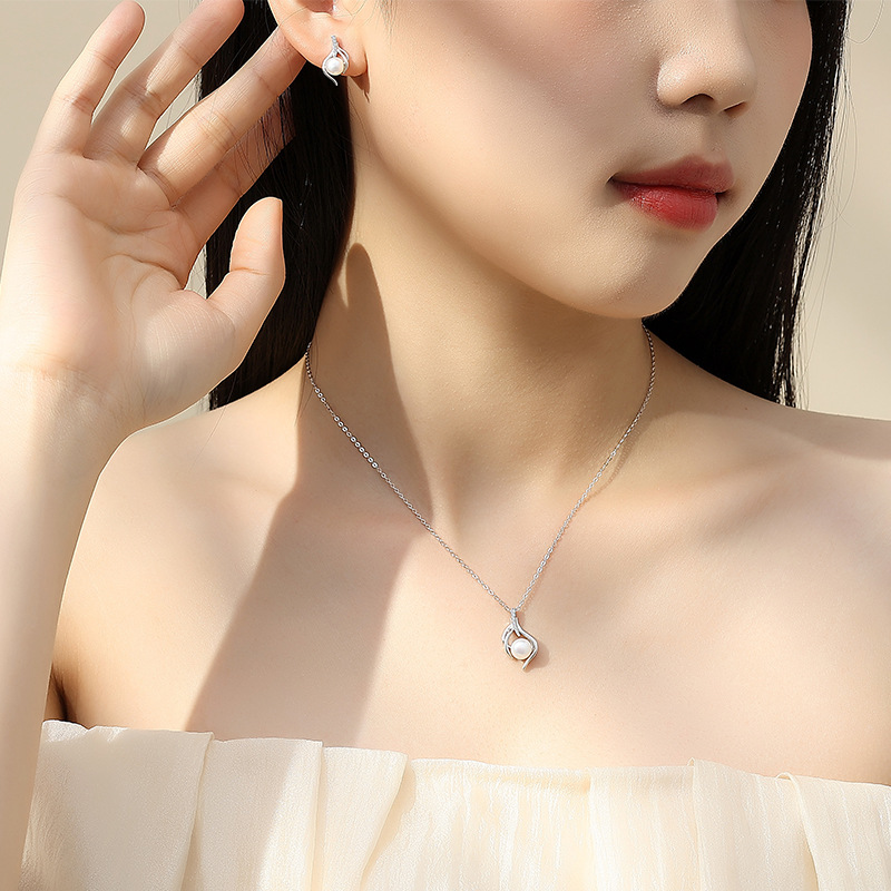 原创羽你相伴珍珠项链女925纯银优雅气质吊坠法式复古ins风锁骨链