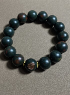 和田玉卡14青玉带皮特色手串 沁红色矿物质