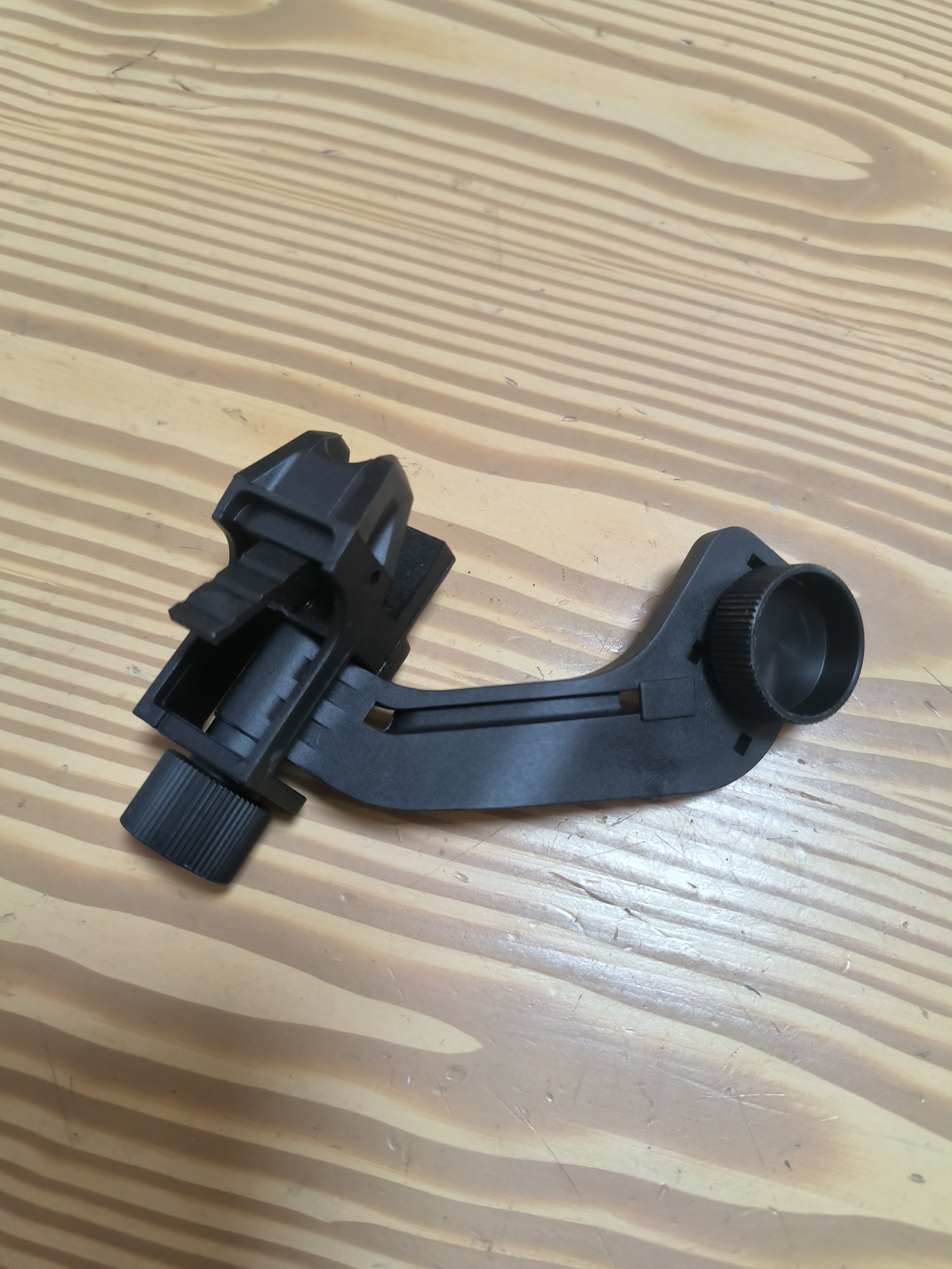 PVS-14夜视仪支架J臂金属 桥接 L4g24翻斗车转接臂头盔单筒单臂