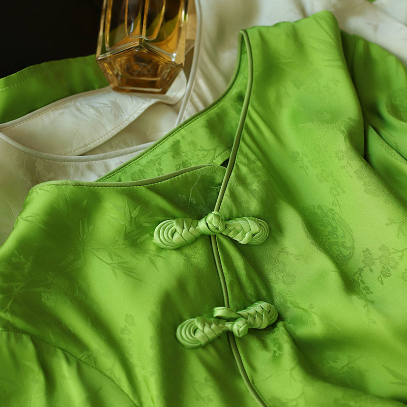 提花衬衫女春装2025年春季新款设计感衬衣中式国风盘扣高级感上衣