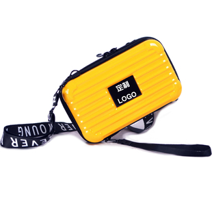 潮牌定制化妆包LOGO斜跨手拿硬壳包服装酒店伴手礼收纳包小行李箱