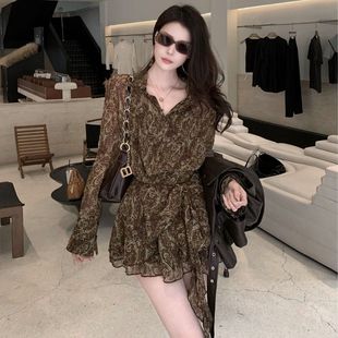 法式复古印花气质长袖显瘦连衣裙女2025秋季新款纯欲荷叶边短裙子