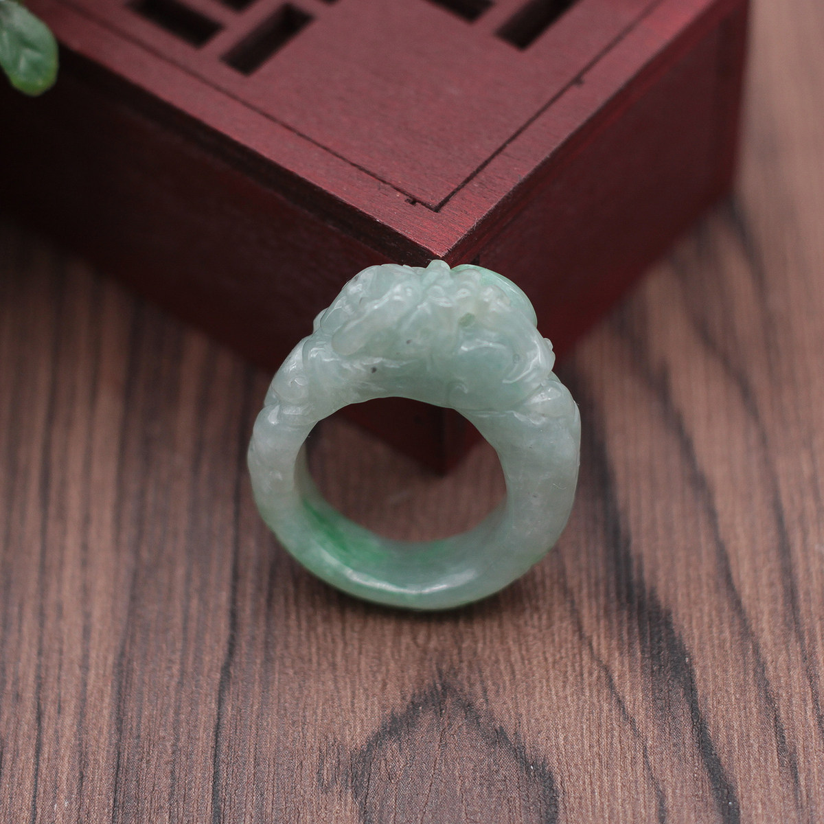 17.5mm 特价缅甸天然翡翠A货玉器 糯种飘绿如意盘龙戒指指环 包邮