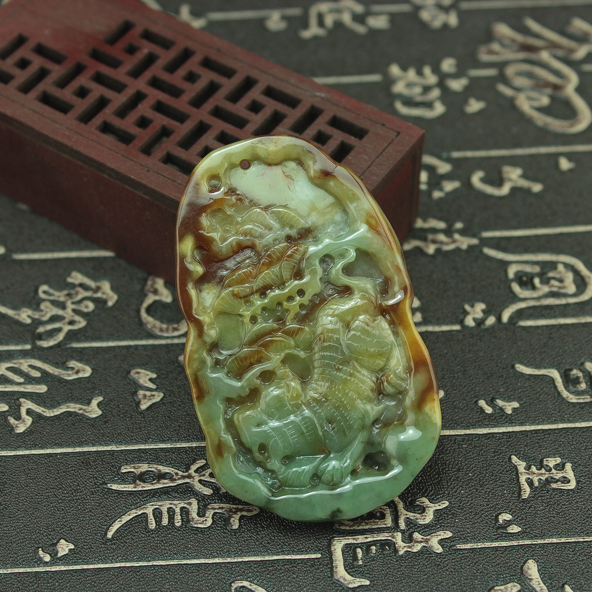 特价 缅甸天然A货翡翠玉器 糯种红皮虎虎生威挂件项坠吊坠 包邮
