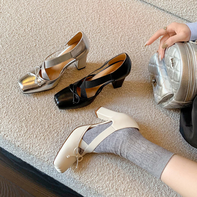 pretty。穿搭Tips·猪鼻凉鞋女