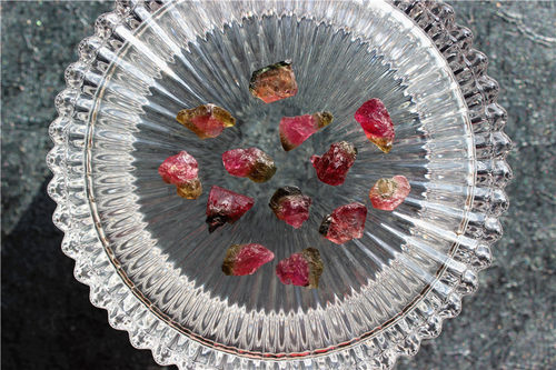 R17碧玺 散珠  裸石 原石 有孔 配珠 配石 双色 西瓜 未打磨现货