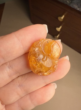 G67碧玺老碧玺老物吊坠黄色雕刻雕件老工艺珍品双桃寿桃蝙蝠灵兽