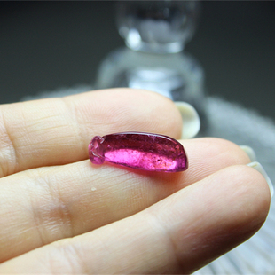 F626玫红碧玺Ruby红全红吊坠孔稀有宝石坠子提溜水晶饰品小精品