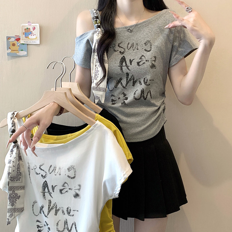 包邮2026夏装新款胖mm大码女时尚丝巾斜领印花露肩短袖T恤
