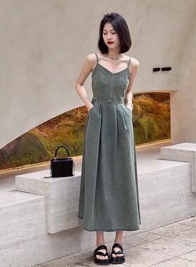 牛仔吊带连衣裙女夏季新款收腰裙子质感高级感小个子V领气质长裙