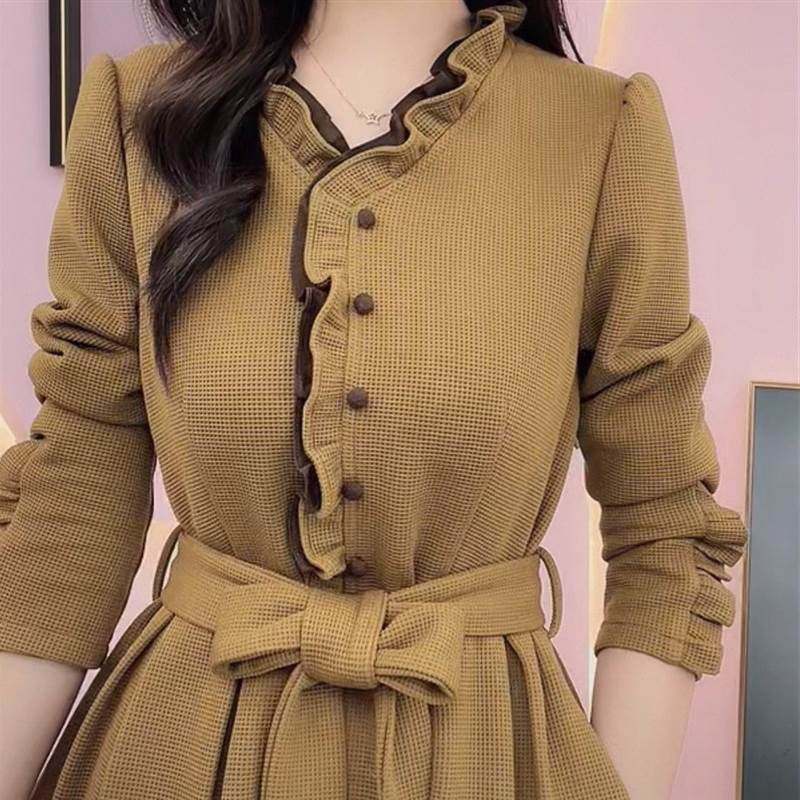 小香风连衣裙2026秋冬新款高档木耳花边长袖收腰显瘦气质a字裙子