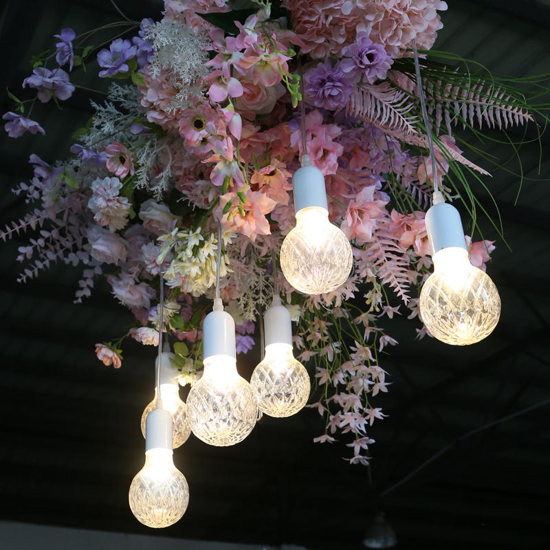 浪漫氛围吧台吊灯泡餐桌灯装饰创意咖啡厅西餐厅宴会布置灯光花艺