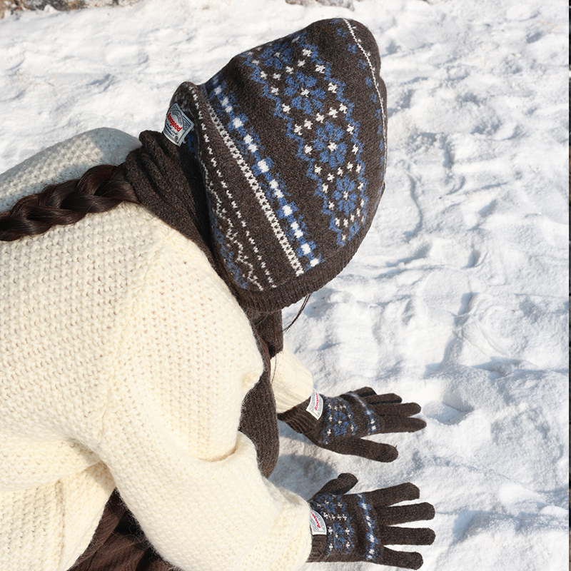 费尔岛一体针织帽子提花毛线拉法帽女冬季保暖防寒护耳围巾手套