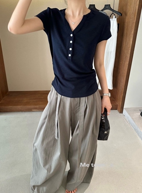 Me town's韩版v领短袖修身侧边皱褶T恤女夏百搭休闲极简上衣T6766