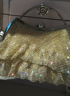 2025款手提手拎晚宴水钻包礼服旗袍钻袋流苏裙摆褶皱水钻包晚宴包