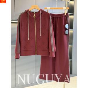 时尚休闲妈妈装运动服套装女帽衫春装新款气质百搭中老年开衫套装