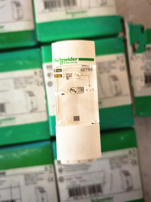 原装正品 施耐德时间继电器RE7RB11MW RE7-RB11MW 全新现货